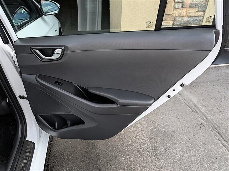 2018 Hyundai IONIQ Plug-in Hybrid Limited - Photo 28 - Bountiful, UT 84010