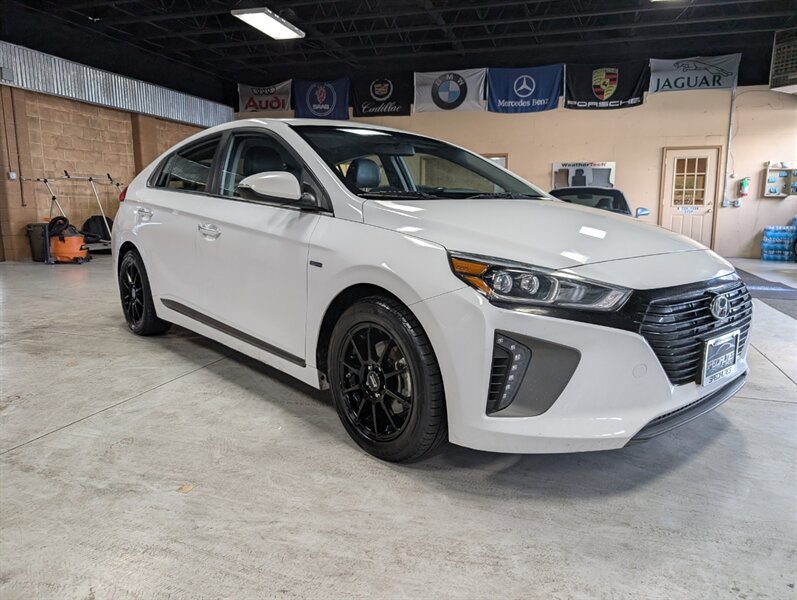 2018 Hyundai IONIQ Plug-in Hybrid Limited   - Photo 1 - Bountiful, UT 84010
