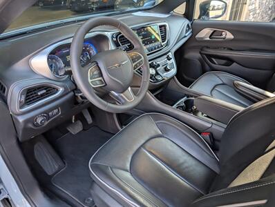 2026 Chrysler Pacifica Limited - Photo 2 - Bountiful, UT 84010