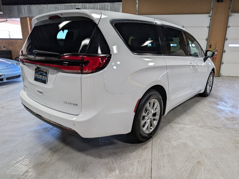 2026 Chrysler Pacifica Limited - Photo 10 - Bountiful, UT 84010