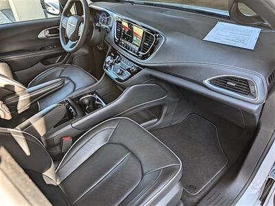 2026 Chrysler Pacifica Limited   - Photo 4 - Bountiful, UT 84010