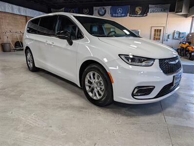 2026 Chrysler Pacifica Limited Van