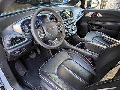 2026 Chrysler Pacifica Limited   - Photo 2 - Bountiful, UT 84010