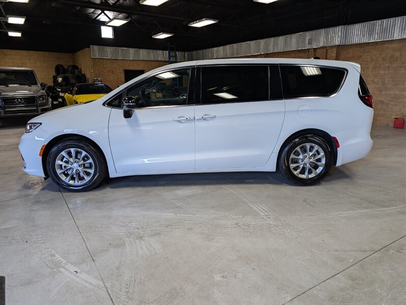 2026 Chrysler Pacifica Limited - Photo 7 - Bountiful, UT 84010