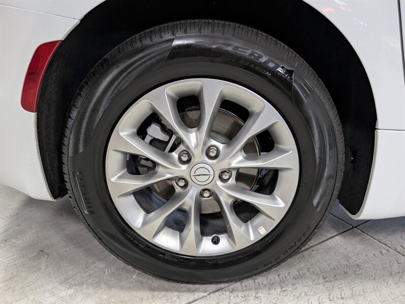2026 Chrysler Pacifica Limited - Photo 13 - Bountiful, UT 84010