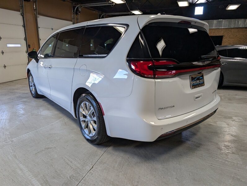 2026 Chrysler Pacifica Limited - Photo 8 - Bountiful, UT 84010