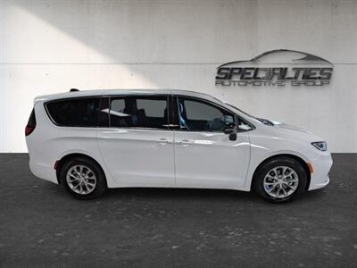 2026 Chrysler Pacifica Limited   - Photo 11 - Bountiful, UT 84010
