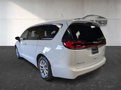 2026 Chrysler Pacifica Limited   - Photo 8 - Bountiful, UT 84010