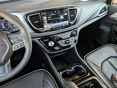 2026 Chrysler Pacifica Limited   - Photo 23 - Bountiful, UT 84010