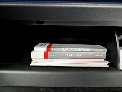2024 Toyota RAV4 Hybrid XSE   - Photo 32 - Bountiful, UT 84010