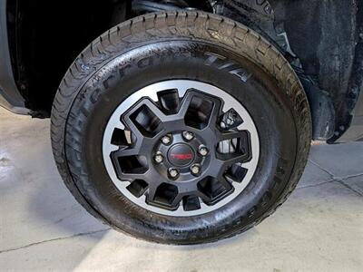 2025 Toyota Tacoma TRD Off-Road   - Photo 16 - Bountiful, UT 84010