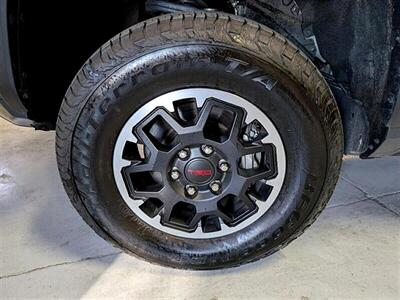 2025 Toyota Tacoma TRD Off-Road   - Photo 16 - St. George, UT 84770-2625