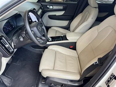 2023 Volvo XC40 B5 Plus Bright Theme   - Photo 9 - St. George, UT 84770-2625