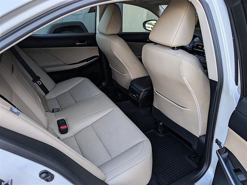 2017 Lexus IS 300 AWD - Photo 28 - Bountiful, UT 84010