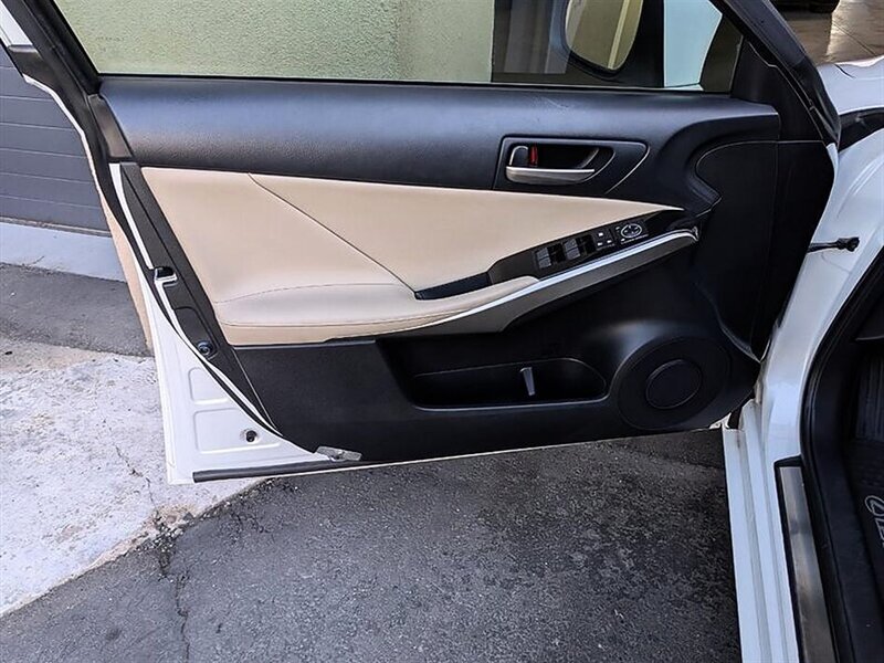 2017 Lexus IS 300 AWD - Photo 17 - Bountiful, UT 84010