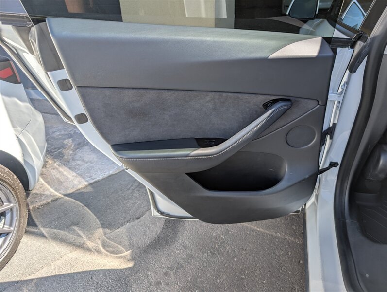 2021 Tesla Model Y Long Range - Photo 24 - Bountiful, UT 84010