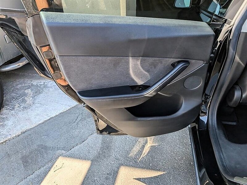 2021 Tesla Model Y Long Range FSD Capable - Photo 25 - Bountiful, UT 84010