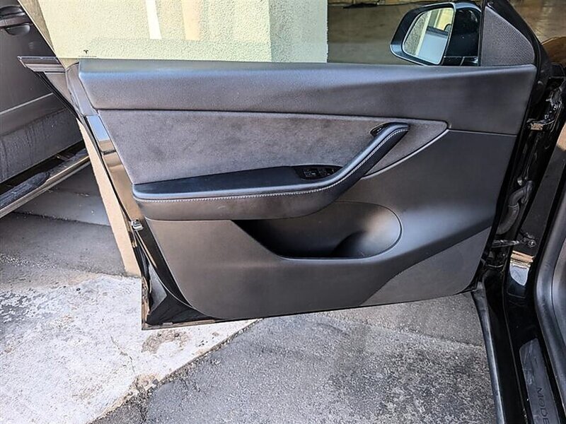 2021 Tesla Model Y Long Range FSD Capable - Photo 18 - Bountiful, UT 84010