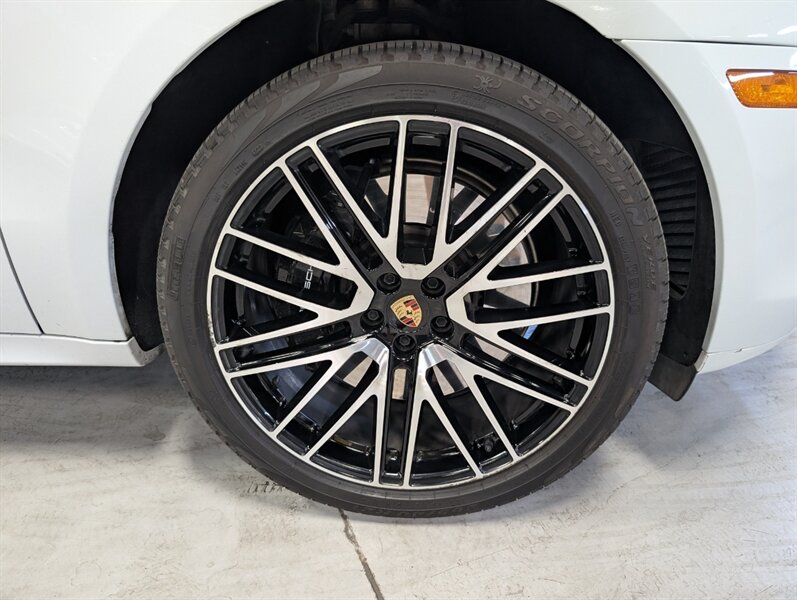 2024 Porsche Macan GTS - Photo 12 - Bountiful, UT 84010