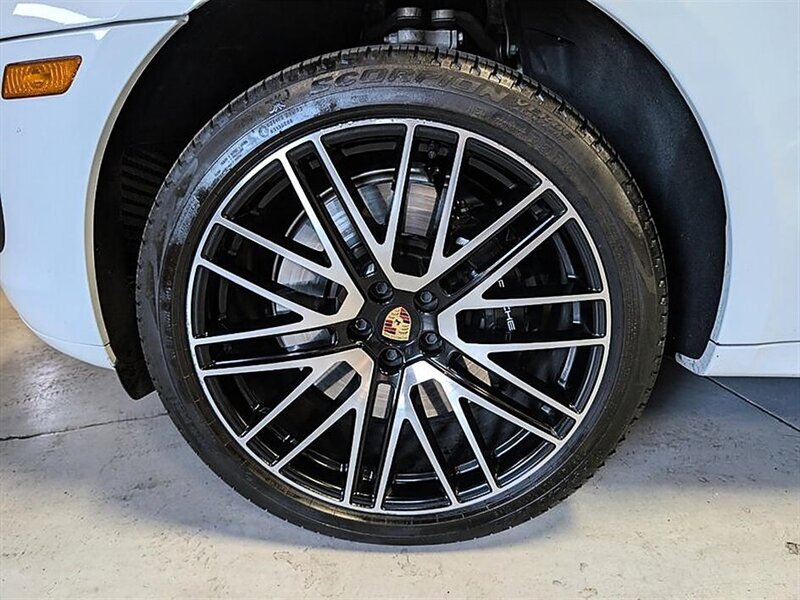 2024 Porsche Macan GTS - Photo 15 - Bountiful, UT 84010