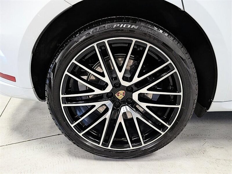 2024 Porsche Macan GTS - Photo 13 - Bountiful, UT 84010