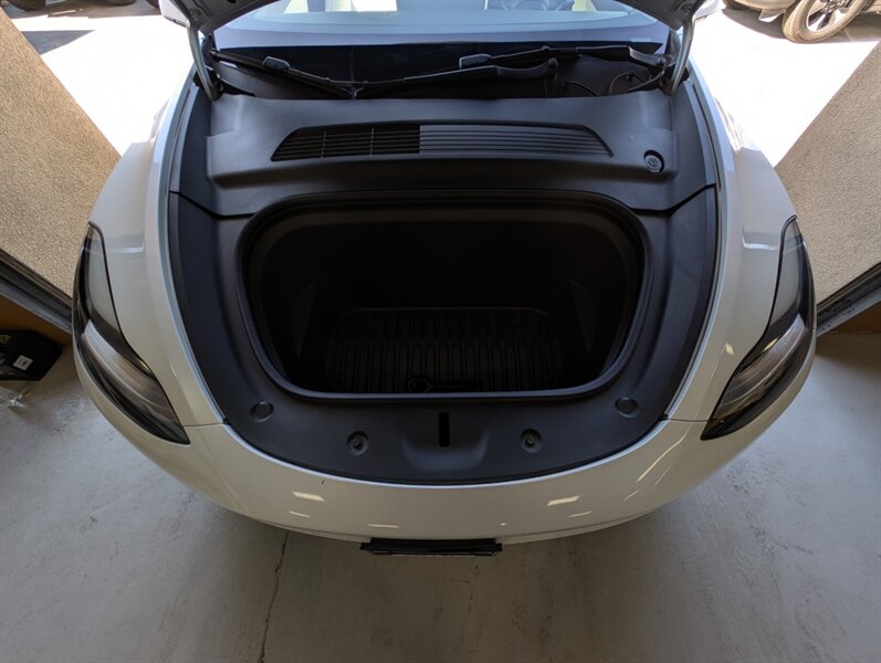 2021 Tesla Model Y Long Range - Photo 17 - Bountiful, UT 84010