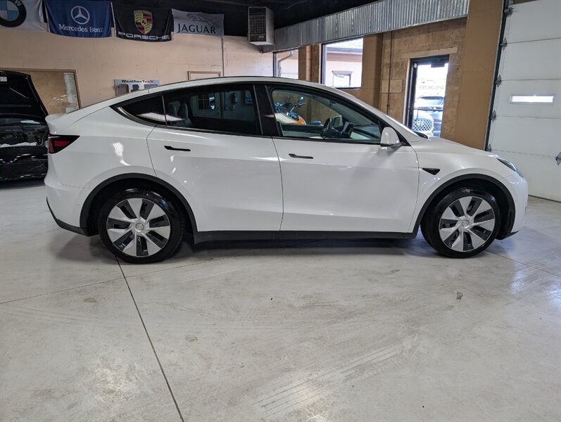 2021 Tesla Model Y Long Range - Photo 11 - Bountiful, UT 84010