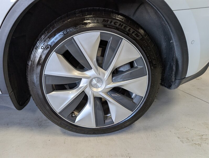 2021 Tesla Model Y Long Range - Photo 14 - Bountiful, UT 84010