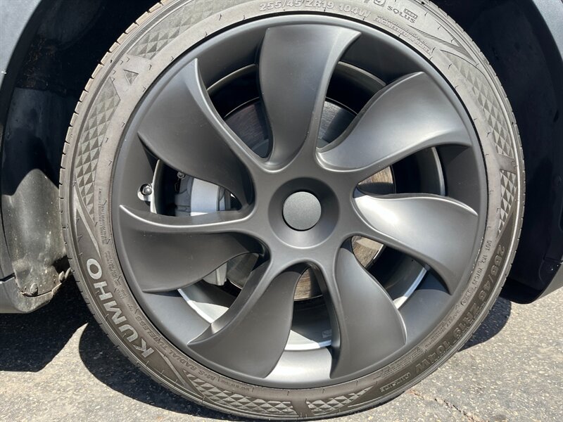 2023 Tesla Model Y Long Range - Photo 35 - St. George, UT 84770-2625