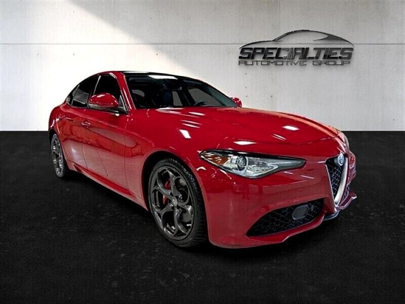 2019 Alfa Romeo Giulia Ti Sport's photo