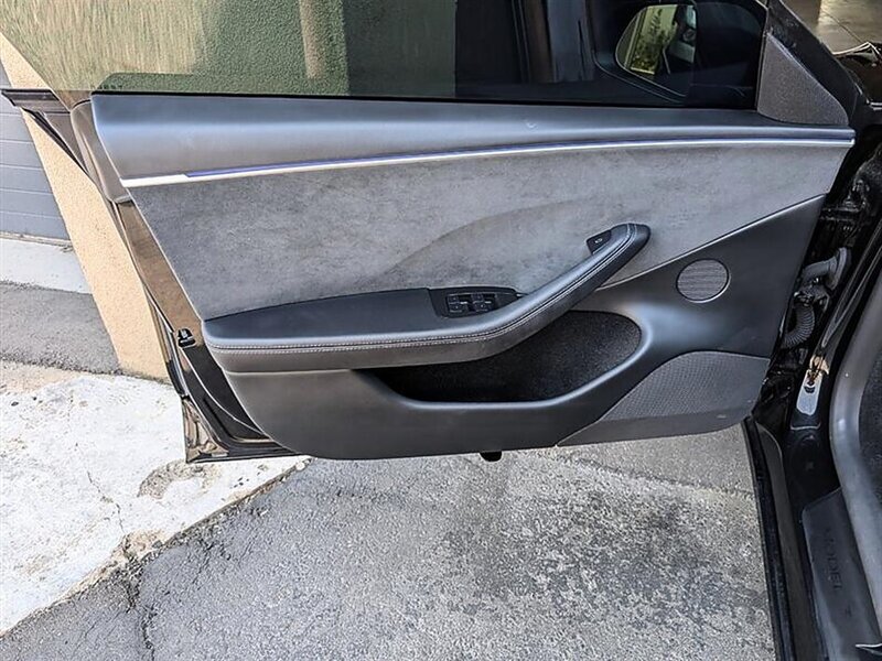 2025 Tesla Model 3 Long Range w/ Hardware 4 - Photo 18 - Bountiful, UT 84010