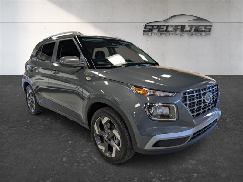 2025 Hyundai VENUE SEL  