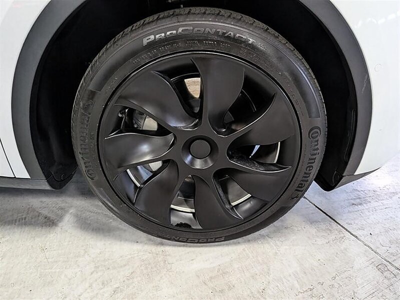 2021 Tesla Model Y Long Range w/ Acceleration Boost - Photo 12 - Bountiful, UT 84010