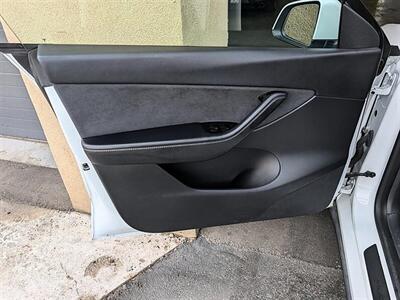 2021 Tesla Model Y Long Range w/ Acceleration Boost - Photo 18 - Bountiful, UT 84010