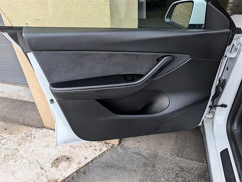 2021 Tesla Model Y Long Range w/ Acceleration Boost - Photo 18 - Bountiful, UT 84010