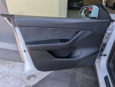 2021 Tesla Model Y Long Range  w/ Acceleration Boost - Photo 18 - Bountiful, UT 84010