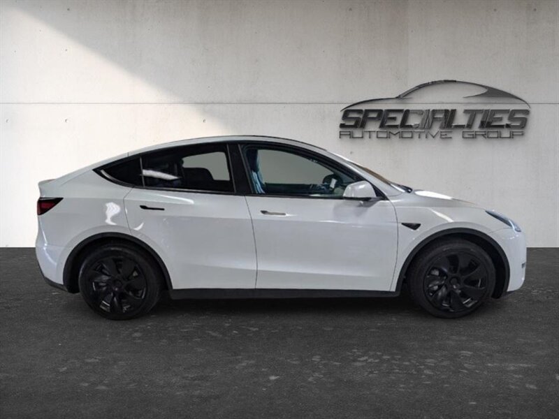 2021 Tesla Model Y Long Range w/ Acceleration Boost - Photo 11 - Bountiful, UT 84010