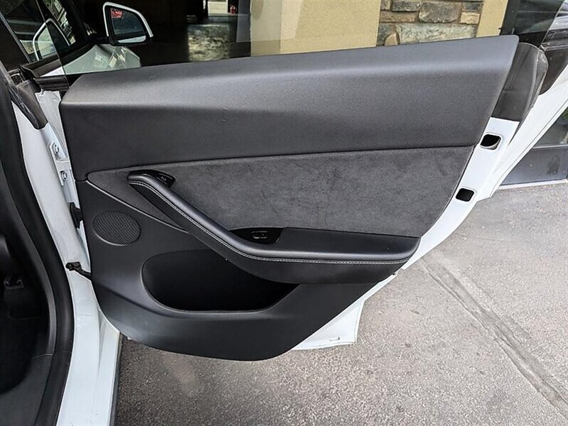 2021 Tesla Model Y Long Range w/ Acceleration Boost - Photo 27 - Bountiful, UT 84010