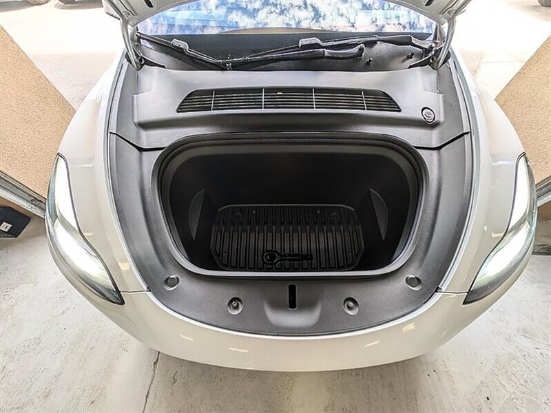 2021 Tesla Model Y Long Range w/ Acceleration Boost - Photo 17 - Bountiful, UT 84010