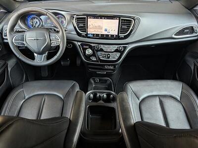 2025 Chrysler Pacifica Select - Photo 3 - Bountiful, UT 84010