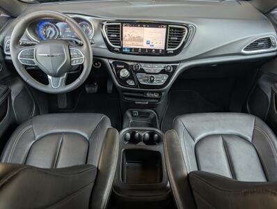 2025 Chrysler Pacifica Select   - Photo 3 - Bountiful, UT 84010