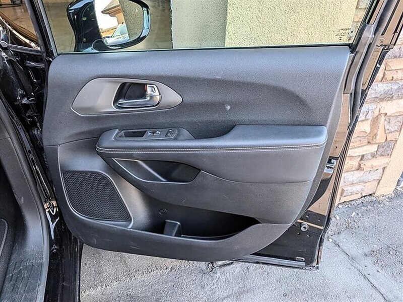2025 Chrysler Pacifica Select - Photo 30 - Bountiful, UT 84010