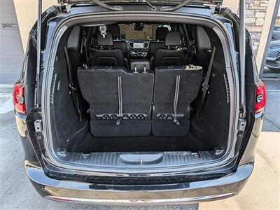 2025 Chrysler Pacifica Select - Photo 32 - Bountiful, UT 84010