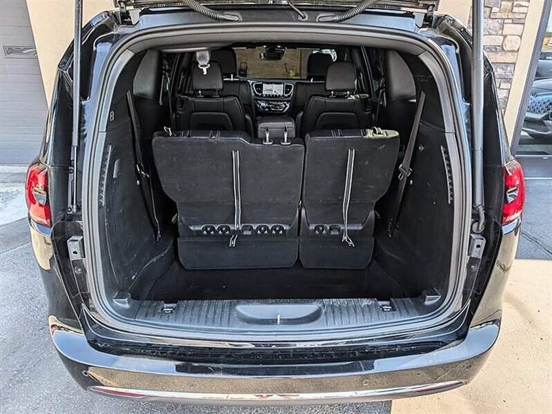 2025 Chrysler Pacifica Select - Photo 32 - Bountiful, UT 84010