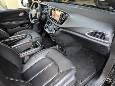 2025 Chrysler Pacifica Select - Photo 4 - Bountiful, UT 84010