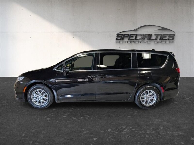 2025 Chrysler Pacifica Select - Photo 7 - Bountiful, UT 84010