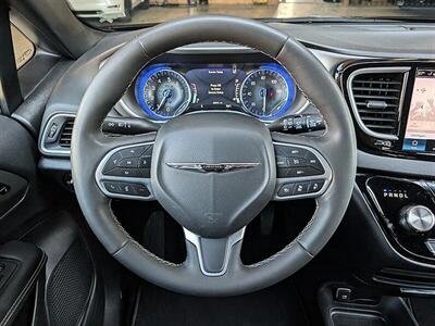 2025 Chrysler Pacifica Select - Photo 19 - Bountiful, UT 84010