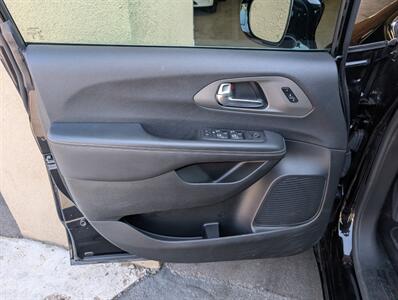 2025 Chrysler Pacifica Select   - Photo 18 - Bountiful, UT 84010