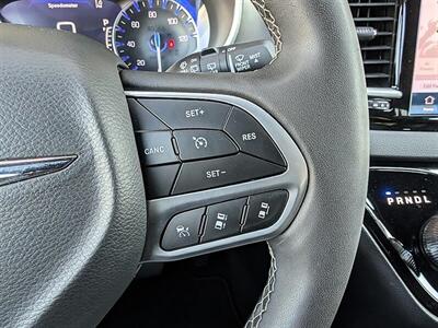 2025 Chrysler Pacifica Select - Photo 22 - Bountiful, UT 84010