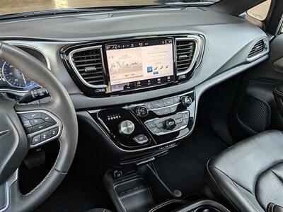 2025 Chrysler Pacifica Select - Photo 23 - Bountiful, UT 84010